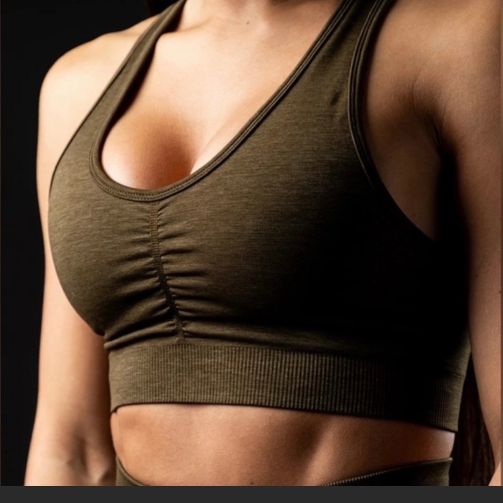 Canteen Alphalete Amplify Bra